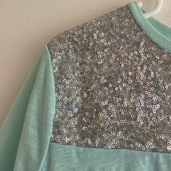 VS PINK | Women’s Aqua Iridescent Sequin Short Sleeve Distressed Logo Top Size M - Picture 4 of 7